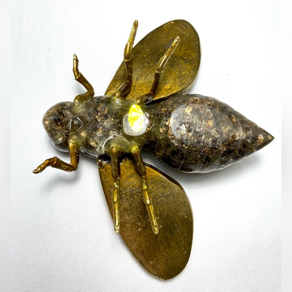 Figure resin bee / fly in gold color - Picture 6 of 8